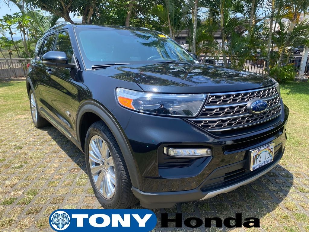 2021 Ford Explorer King Ranch in Black Metallic — front three-quarter view