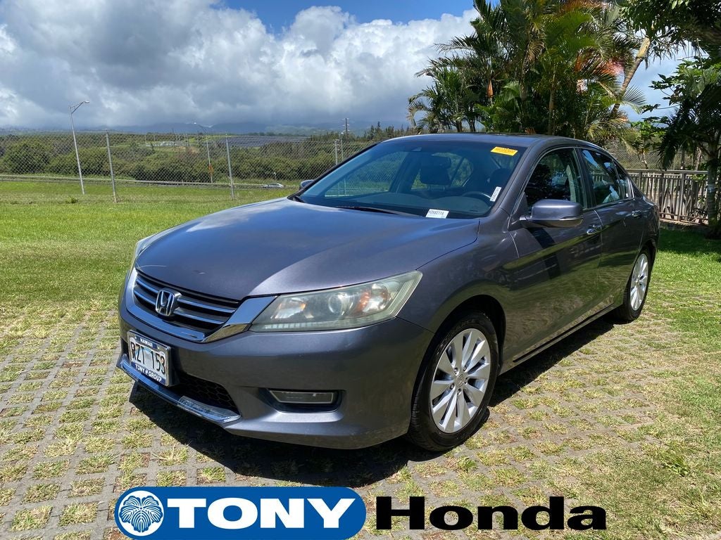 2013 Honda Accord — rear three-quarter view