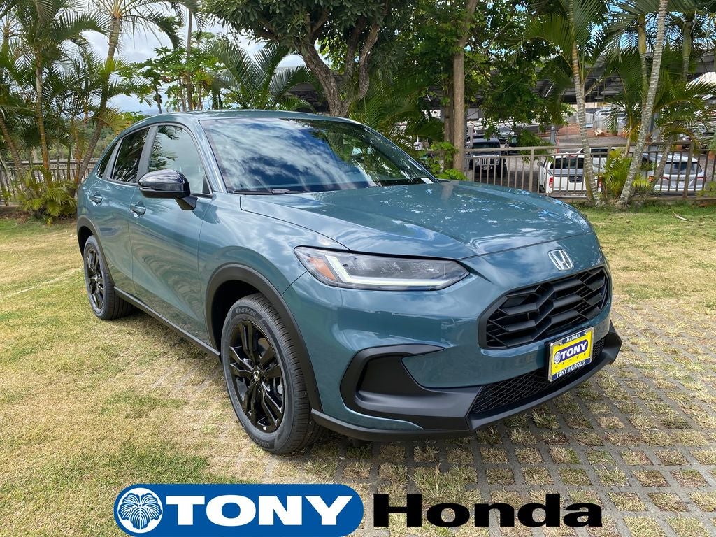 2027 Honda HR-V Sport in Nordic Forest Pearl — front three-quarter view