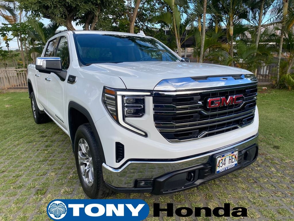 2024 GMC Sierra 1500 SLT in Summit White — front three-quarter view