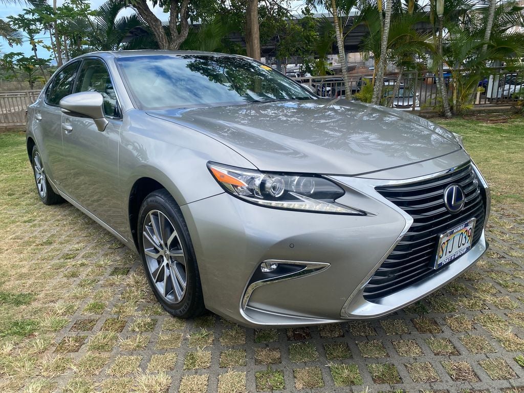 2016 Lexus ES 300h in Silver — front three-quarter view