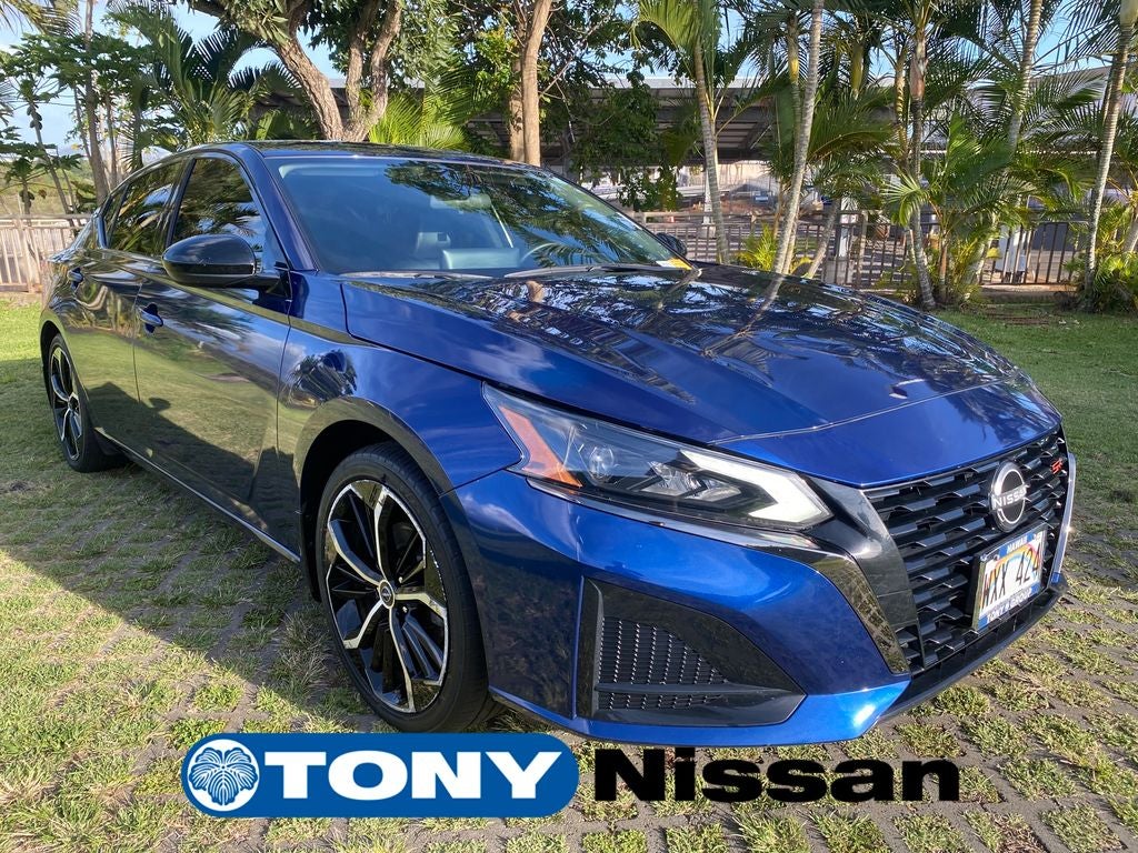 2023 Nissan Altima 2.5 SR in Deep Blue Pearl — front three-quarter view