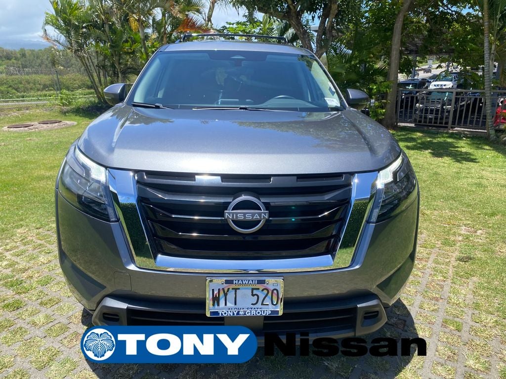 2024 Nissan Pathfinder — side profile view