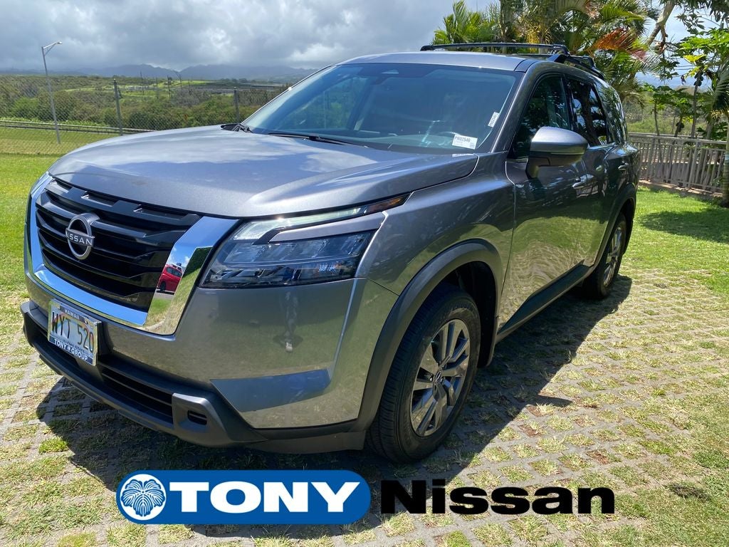2024 Nissan Pathfinder — rear three-quarter view
